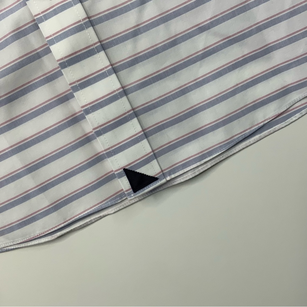 UNTUCKit XL Wrinkle Free Short Sleeve Button Down Striped Casual Shirt. - Picture 3 of 5